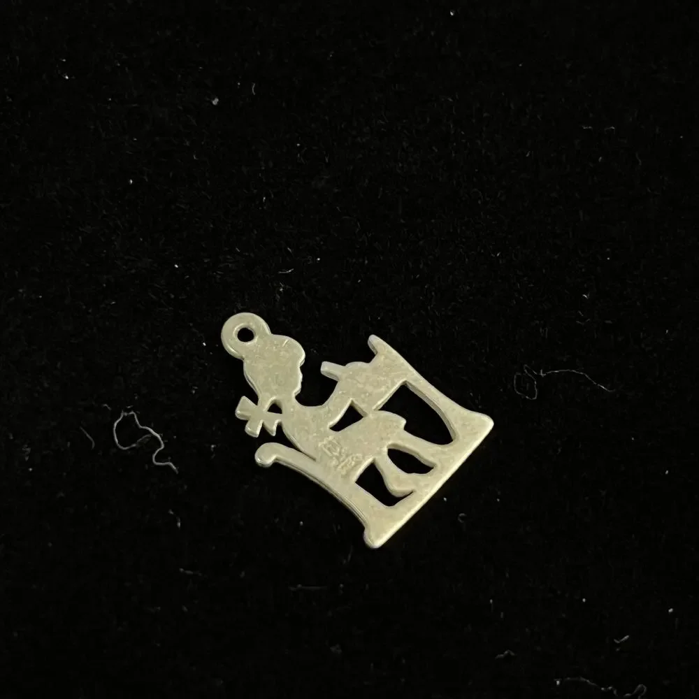 Rare Retired James Avery Sterling Silver Little School Girl Sitting Desk Charm